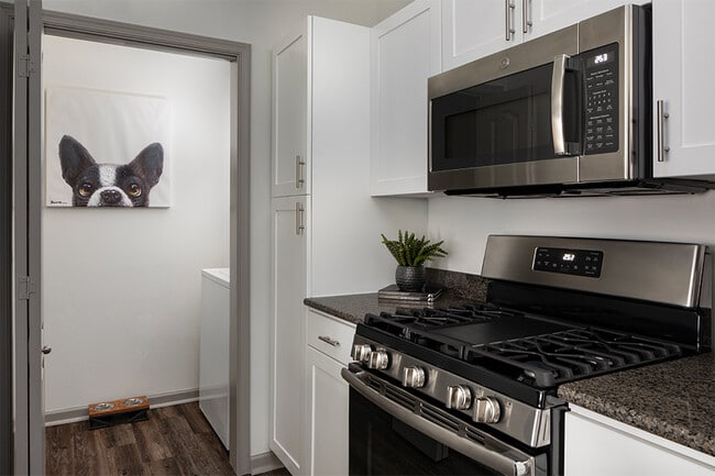 Building Photo - Highlands at Dearborn Apartments