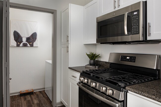 Foto del edificio - Highlands at Dearborn Apartments