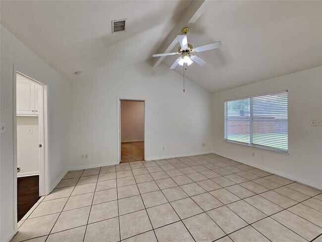 Foto del edificio - 16365 Hidden River Ct