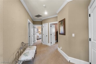 Building Photo - 611 18th Ave S