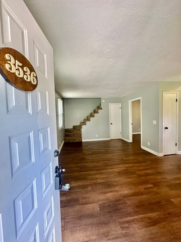 Primary Photo - Cozy 2 bedroom Duplex!