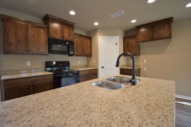 Foto del edificio - 3 Bedroom 2 Bathroom Home In Fayetteville Arkansas.