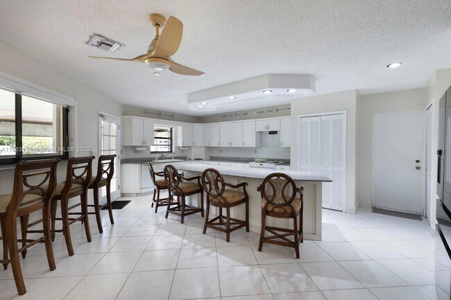 Foto del edificio - 161 SW 129th Ave
