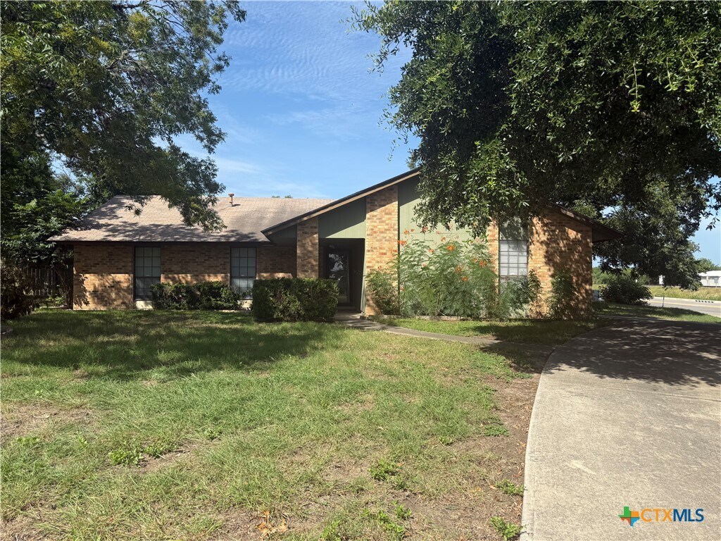 Foto principal - 912 Spring Hill Dr