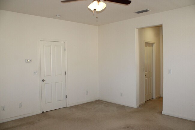 Building Photo - 267 Barnhill Dr