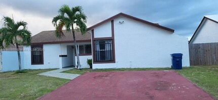 Building Photo - 12621 SW 210th Terrace