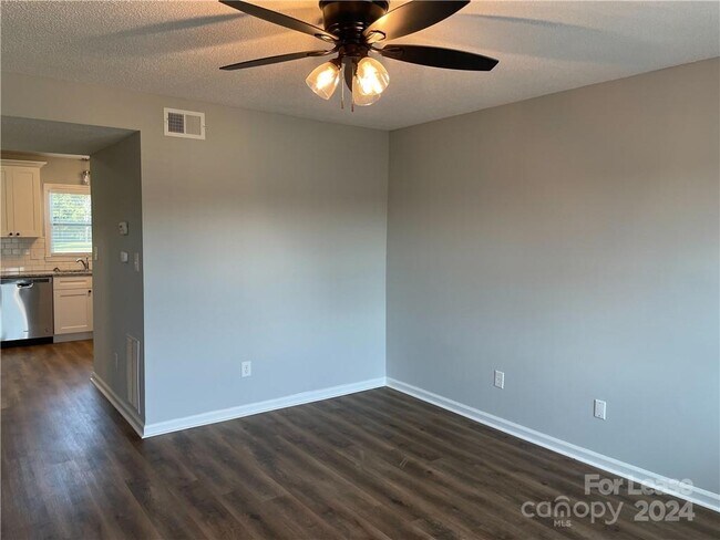 Foto del edificio - 4581 County Home Rd
