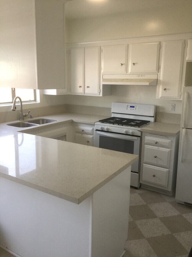 Foto del edificio - 522 N Sweetzer Ave
