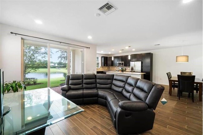 Building Photo - 6455 Osprey Landing St