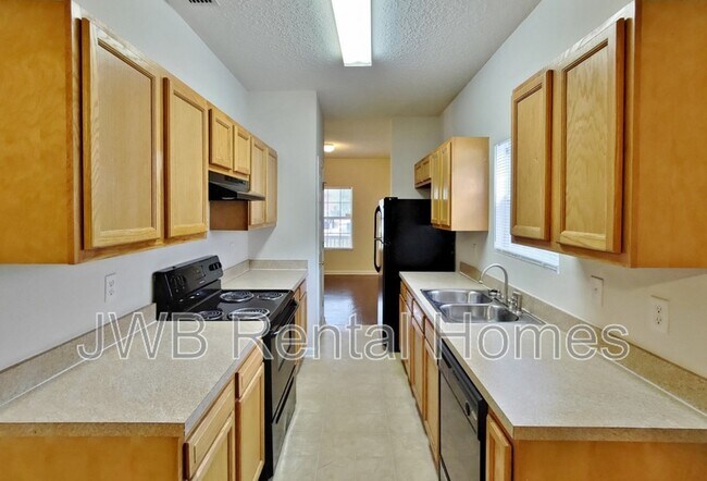 Building Photo - 8449 India Ave