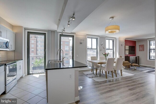 Foto del edificio - 616 E Street NW Unit 718