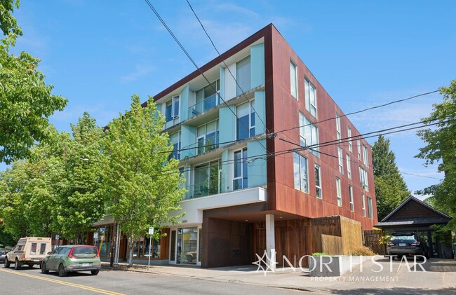 Building Photo - One of a Kind Clinton Condominium