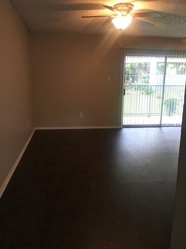 Building Photo - 3353 Lombardy Ln