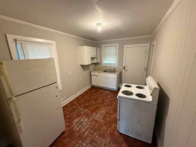 Building Photo - 1540 Gabay St