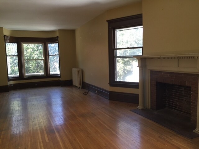 Building Photo - 211 Ashland Ave