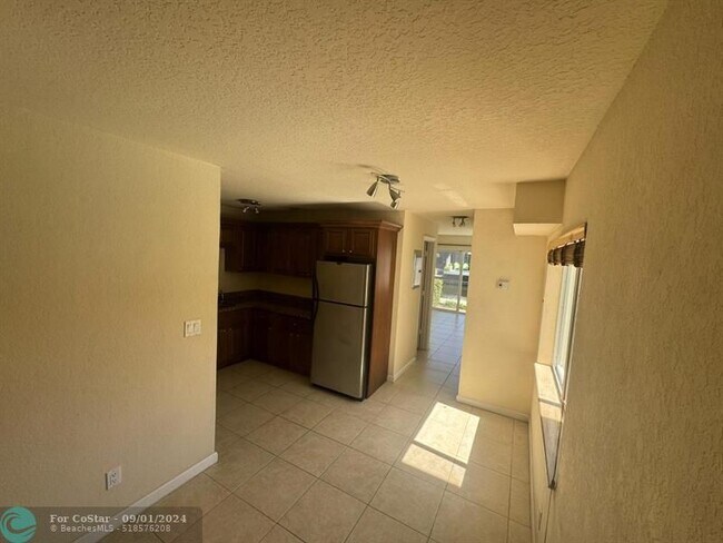 Foto del edificio - 578 NE 20th St