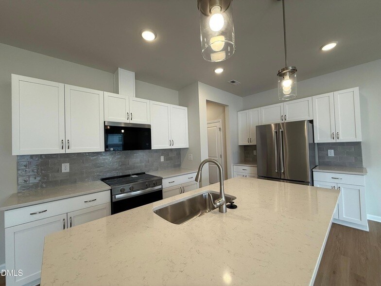 Building Photo - 111 Siebold St