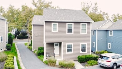 Building Photo - 156 Broad St