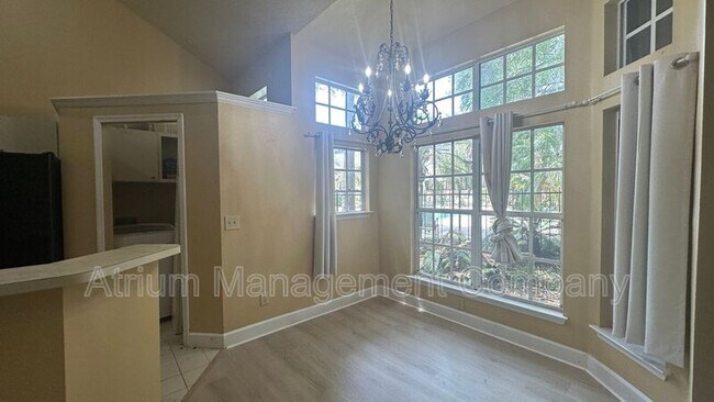 Foto del edificio - 1567 Farrindon Cir