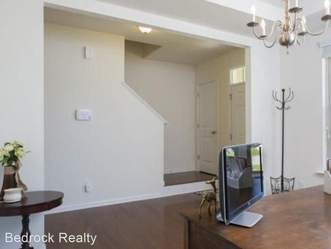 Building Photo - 4 br, 2.5 bath House - 249 River Oak