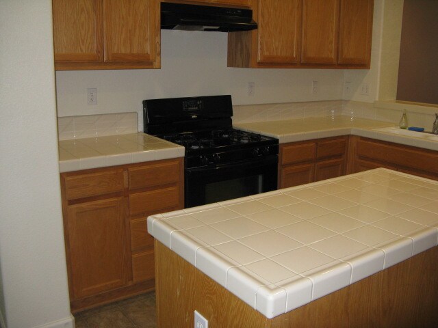 Building Photo - 3147 Blue Bells Ct