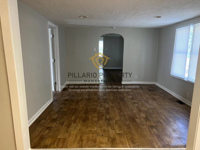 Building Photo - $500 OFF Move-In Special!! Newly Renovated, 3 Bedroom, 1 Bathroom Home Available NOW!