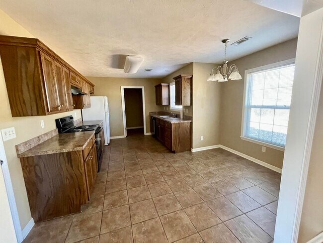Building Photo - 508 Calvin Court