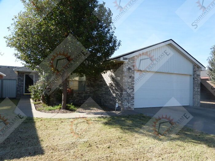 Foto principal - 3 Bed 2 Bath 2 Car Garage