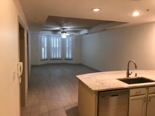 Building Photo - 2B/2B Condo in Old Bay Village – Upgraded ...