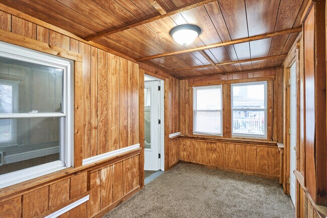 Building Photo - 2295 10th St SW