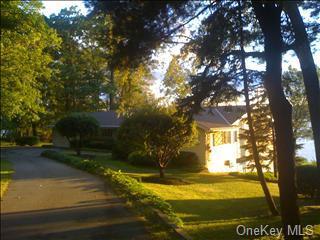 Building Photo - 433 Rhinecliff Rd