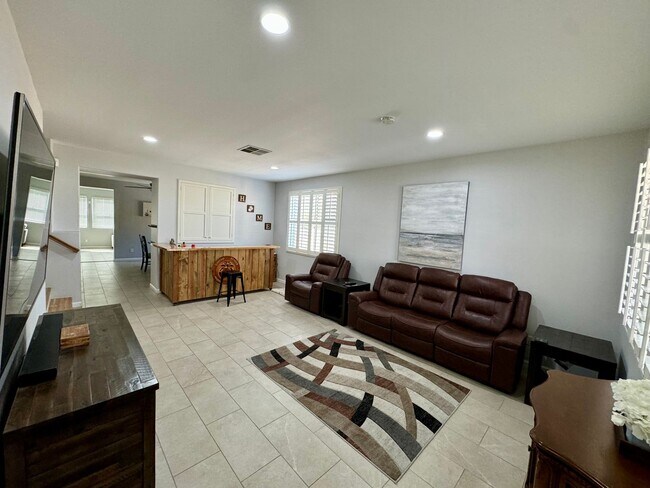 Foto del edificio - Gorgeous 6 bedroom home
