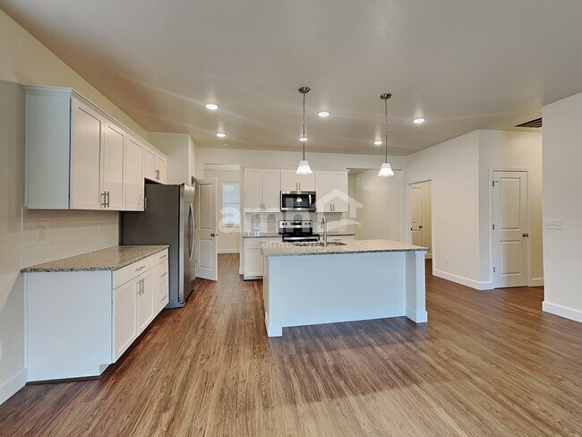 Building Photo - 164 E Sicily Dr