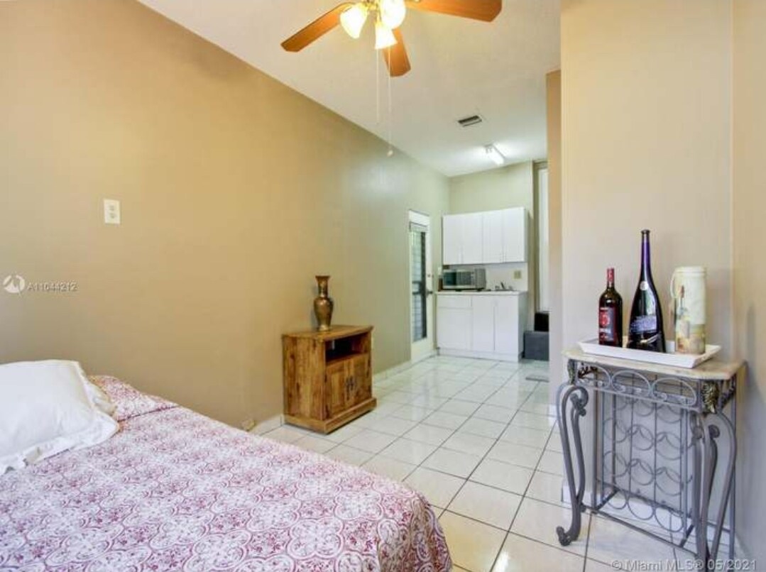 2115 SW 23rd St Unit Furnished Efficiency, Miami, FL 33145 Apartments
