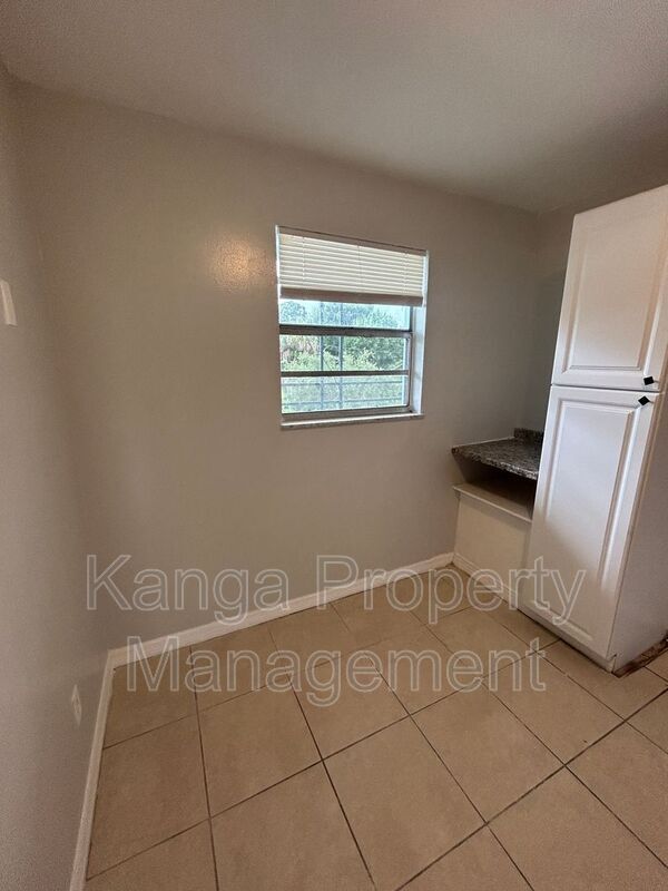 Building Photo - 3208 Louisiana Ave