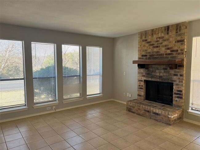 Building Photo - 6497 Hart Ln