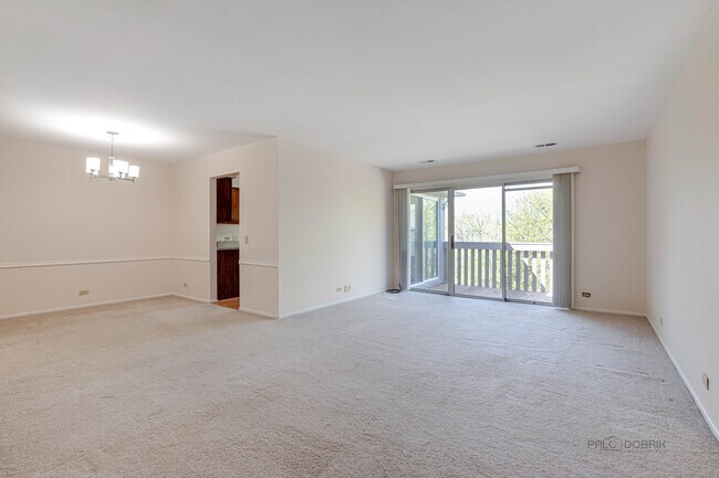 Building Photo - 247 Southwick Ct
