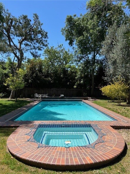Foto del edificio - 4031 N Virginia Rd