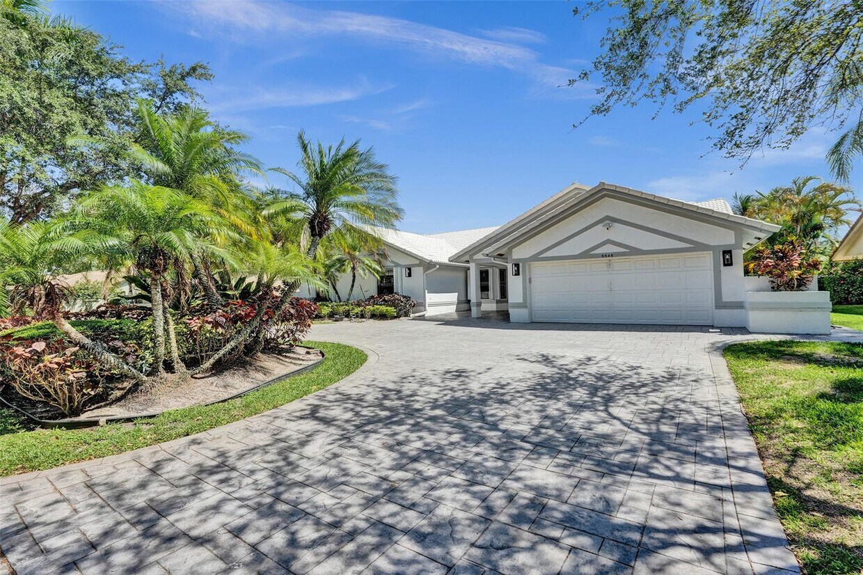 Primary Photo - 8848 NW 54th St
