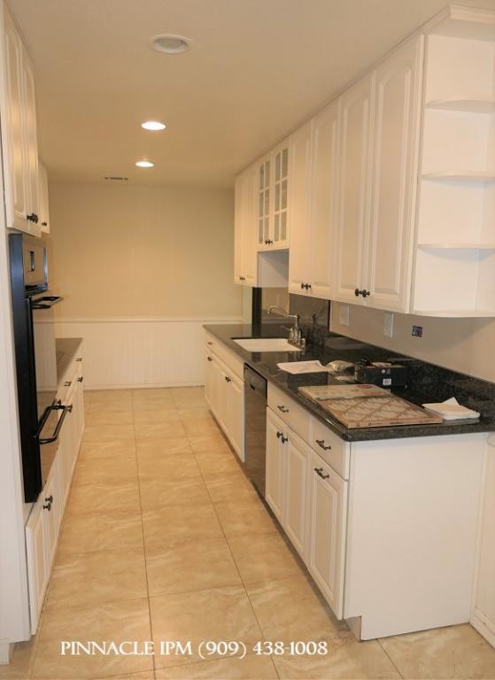 Building Photo - 9814 Armley Ave