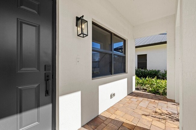 Building Photo - 2315 Zeder Ave