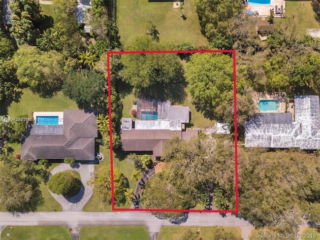 Building Photo - 7440 SW 70th Terrace