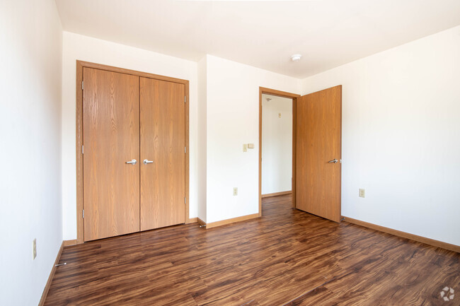 1BR, 1BA -625SF - Quisling Terrace