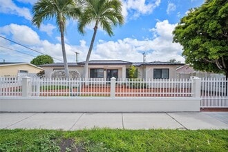 Building Photo - 10320 SW 38th Terrace