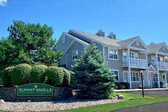 Summit Knolls Main Entrance - Summit Knolls Apartments and Townhomes