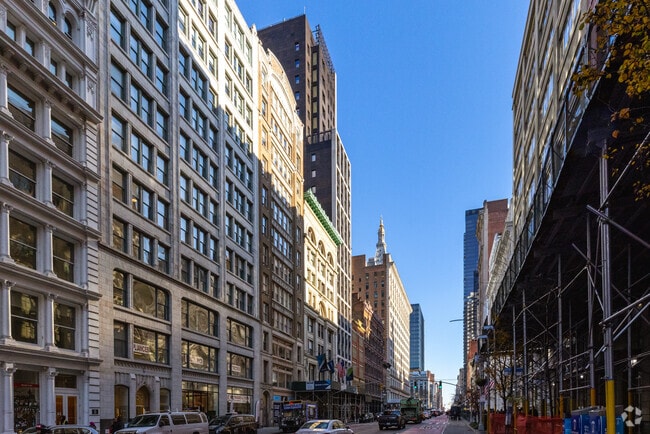 Building Photo - Flatiron House