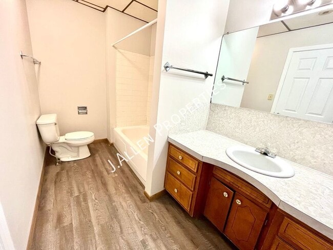Foto del edificio - 313 N 12th St