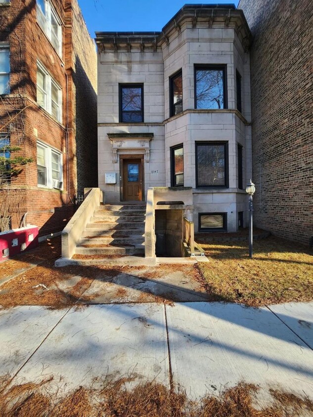 Primary Photo - 4 bedroom in Chicago IL 60637