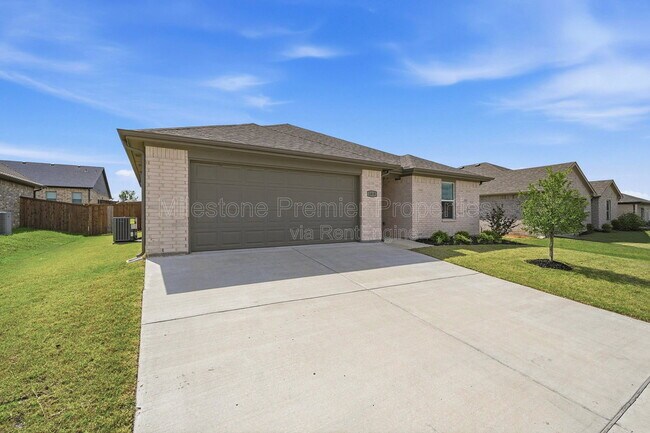 Foto del edificio - 1819 Boxwood Dr