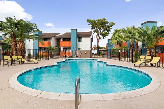 Building Photo - Tropicana Royale